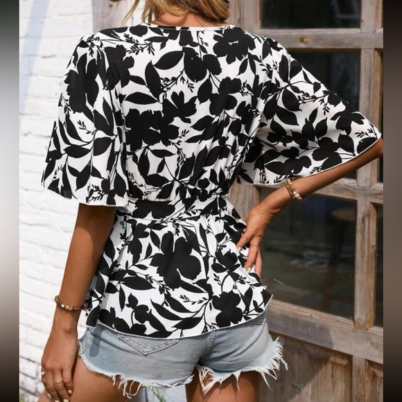 Boho floral print butterfly sleeve belted blouse - Picture 3 of 12